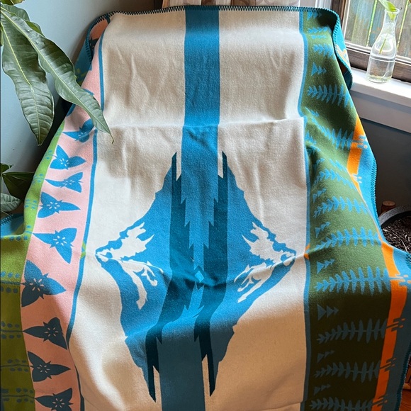 Pendleton Forever Oregon limited edition Teal and Yellow Wool Blanket - Picture 8 of 8